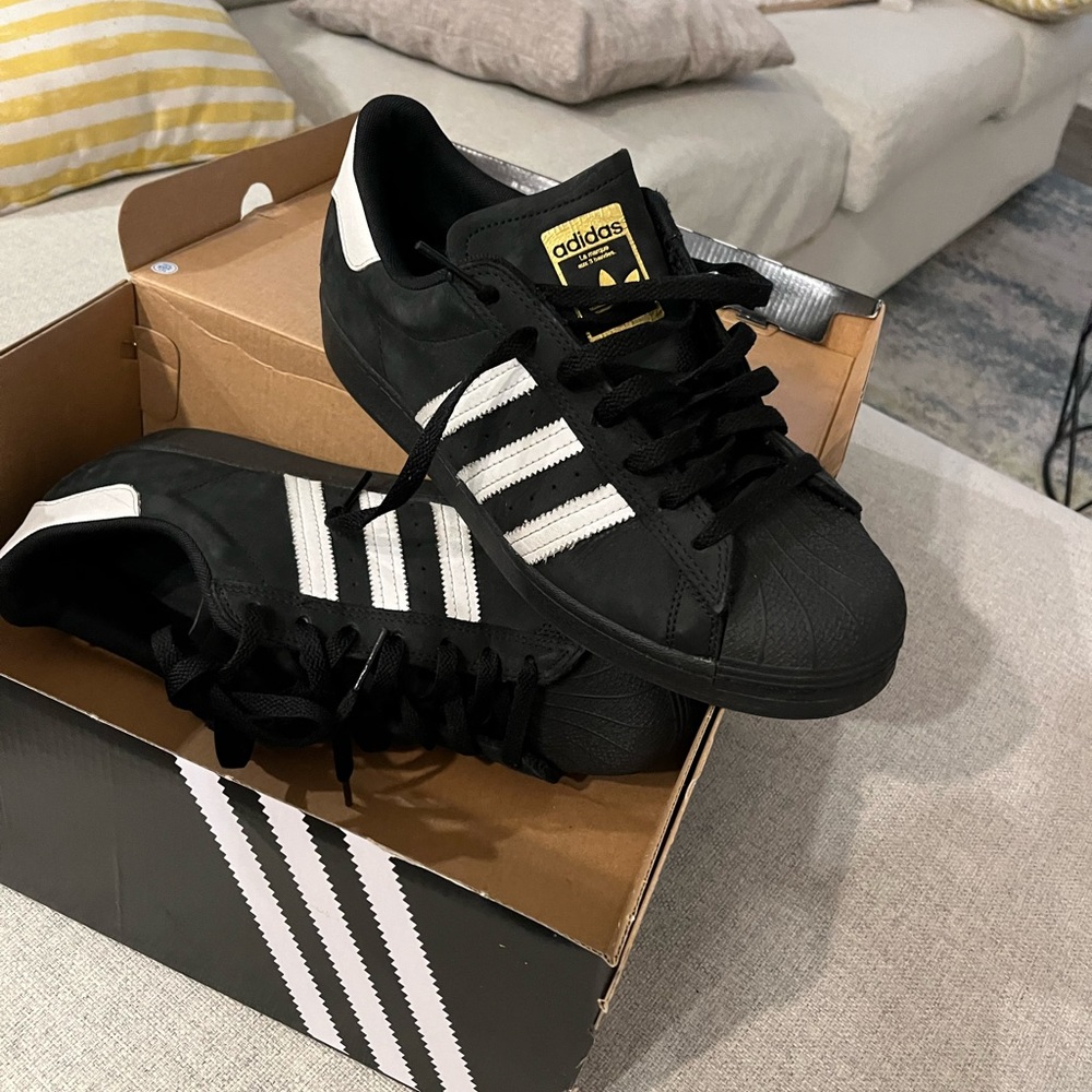 Adidas superstars